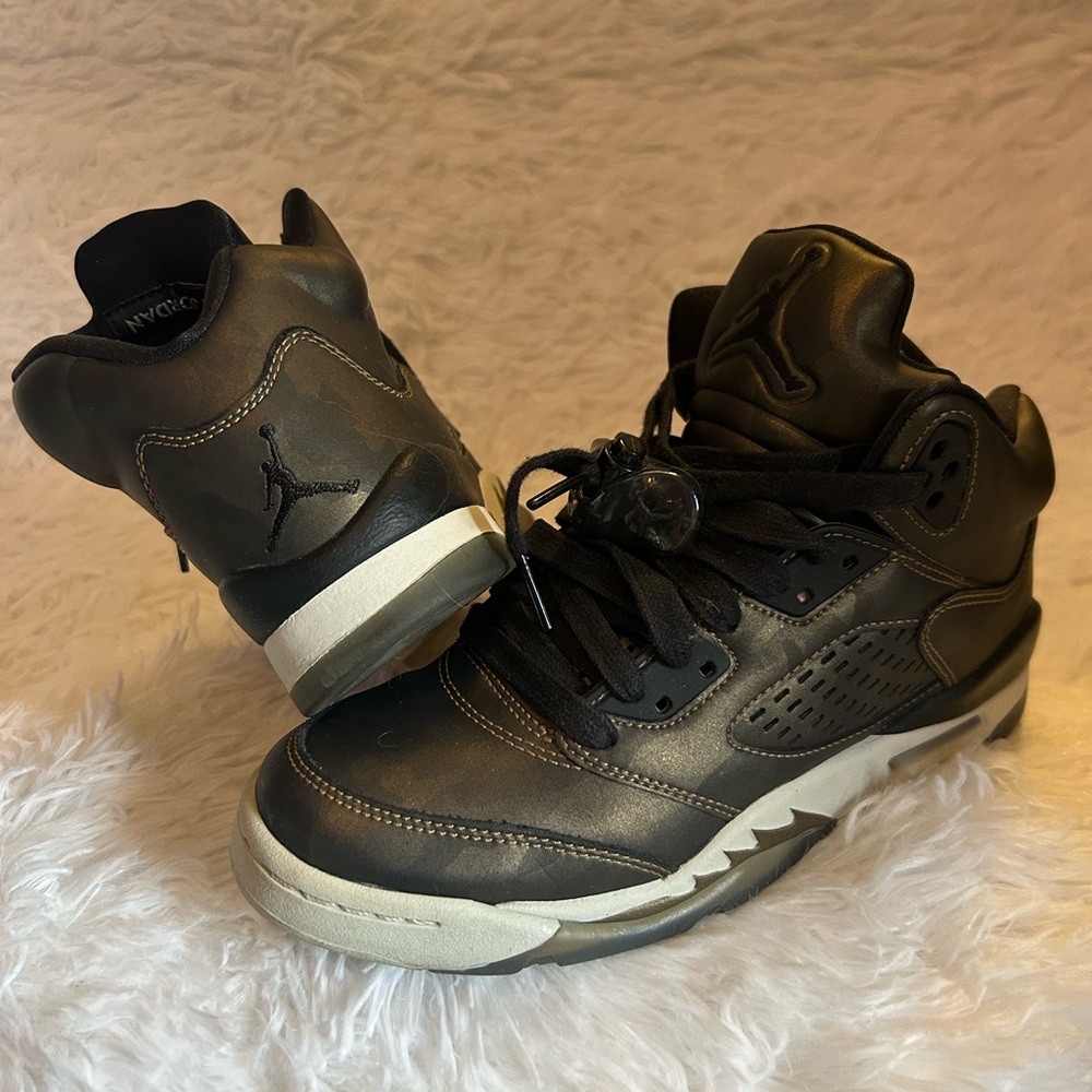 Air Jordan 5 Retro Premium (Grade School) Size 5
